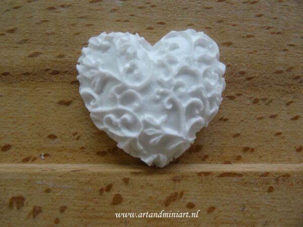 barok , versiering, ornament , hart, liefde, epoxy, schilderen, creatief, sieraden, mixed media,