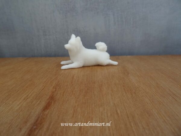 hond, dier, zoogdier, rashond, keeshond, wit, beeldje zelf schilderen, poppenhuis, 1:12, miniatuur, geen gips