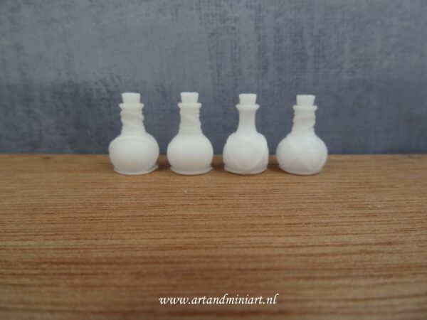 flessen, flessenset, parfum, zeeman, glas, touw, poppenhuis, miniatuur, zelf schilderen heks, decoratie