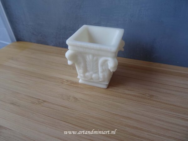 corbel,vaas, pot, bloemen, tuin, vensterbank, decoratief, decoratie, srtestiek, schilderen, schilderbaar, resin, poppenhuis, 1:12