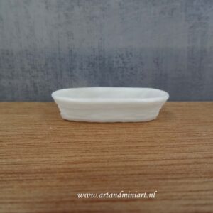 broodmand, broodmandje, pasen, kerst, mand, ovaal, poppenhuis, resin, miniatuur