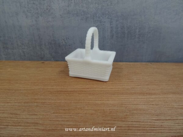 mand, hondenmand, riet, resin, poppenhuis, 1:12, 1:24