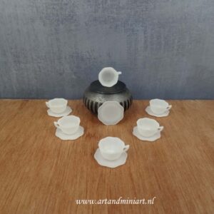 kop, schotel , thee, koffie, servies, serviesgoed, poppenhuis, miniaturen resin,