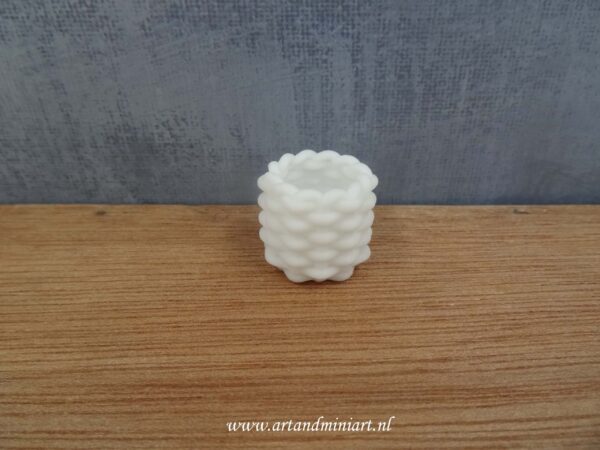 mand, wicker, riet, rotan, poppenhuis, miniaturen, mand, mandje, pasen