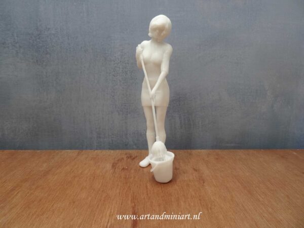 vrouw, meisje, schoonmaakster, huishoudster, poppenhuispop, miniaturen, resin, 3d print