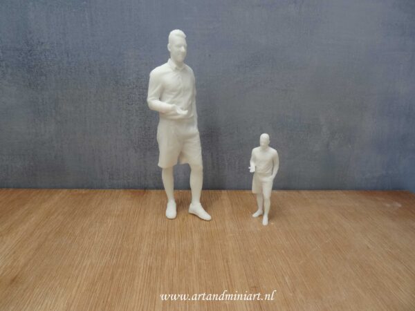 man, jongen, mens, poppenhuis, poppenhuispop, miniaturen, 1:12, 1:24, resin, 3d print