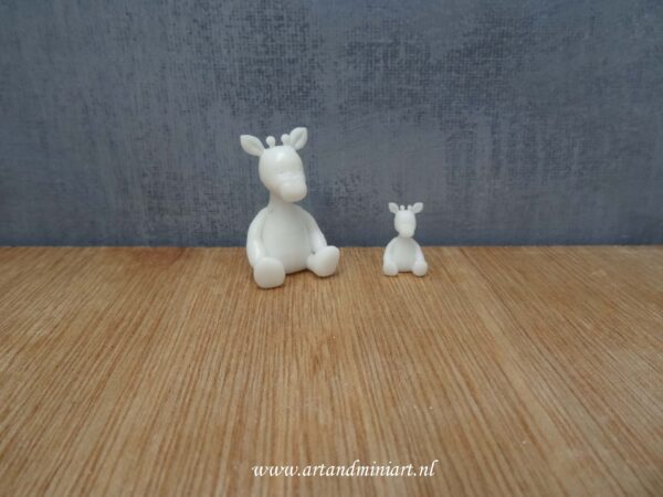 miniaturen, resin, 3d print, poppenhuis, miniaturen, 1:12, 1:24, knuffelbeest, giraffe