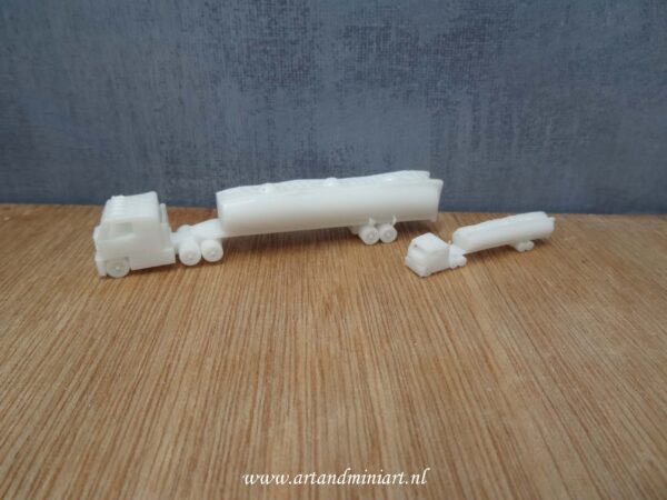 vrachtwagen, vrachtauto, poppenhuis, speelgoed, miniaturen, kinderen, jongen, meisje, resin, 3d print ,1:12, 1:24