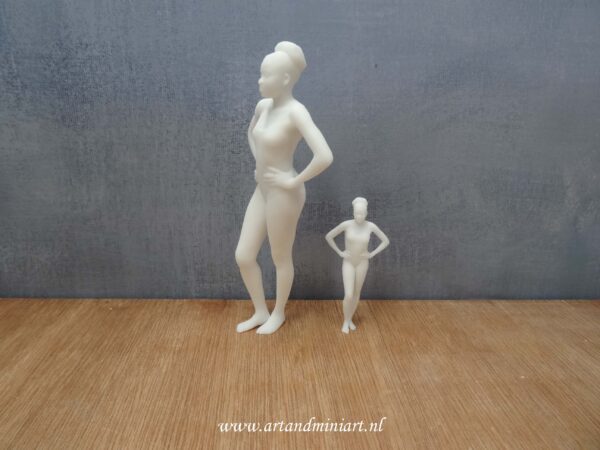 vrouw, badpak, gympak, poppenhuis, miniaturen, resin, 3d print, poppenhuispop, 1:12, 1:24,