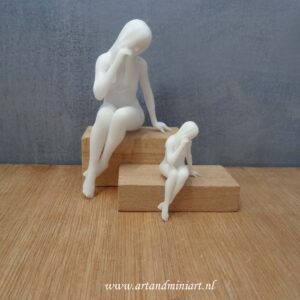 vrouw, mesije, dame, poppenhuispop, miniaturen, resin, 3d print 1:12, 1:24