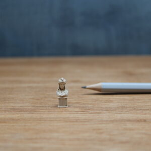 11:24, miniatuur bustbeeld, miniature bust