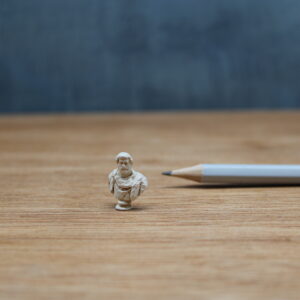 11:24, miniatuur bustbeeld, miniature bust